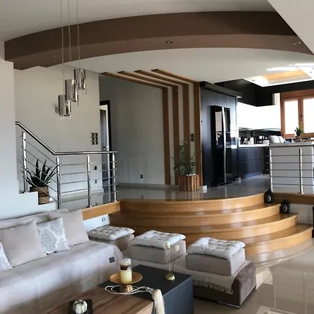 Under Meteora Villa