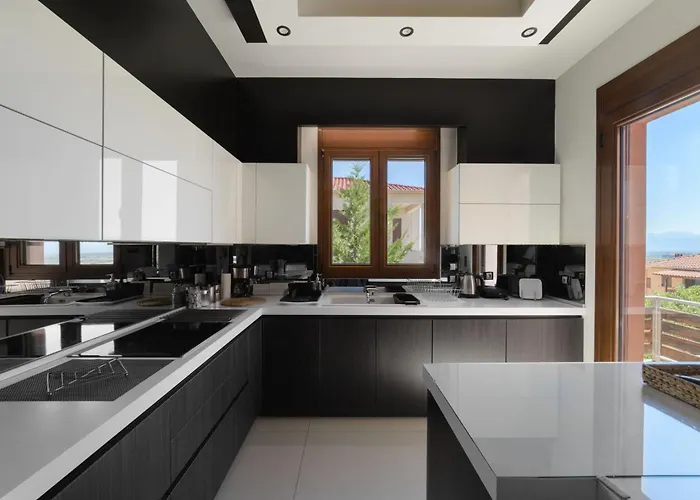 Under Meteora Kalambaka