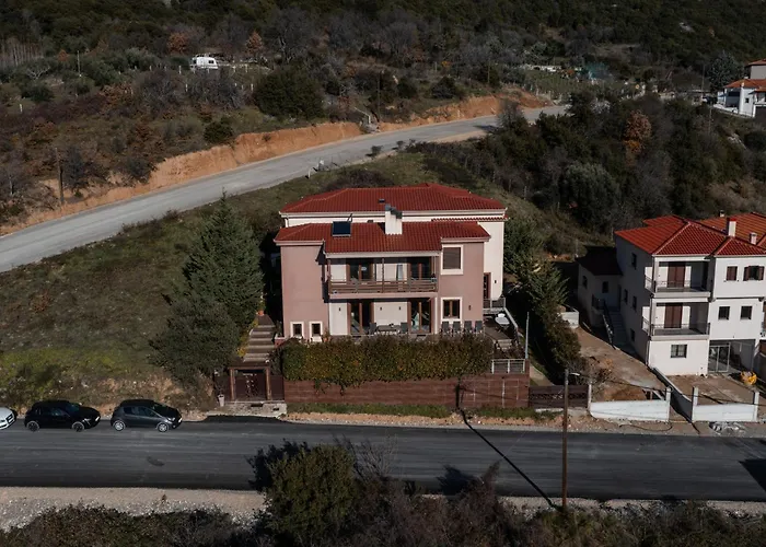 Under Meteora Villa Kalambaka
